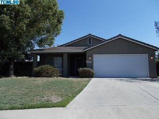 2148 Woodland St, Visalia, CA 93277-4367