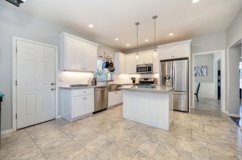 5652 Walnut Ave, Citrus Heights CA  95662-5316 exterior