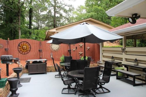 2975 Meadow Lark Dr, Atlanta GA  30344-4033 exterior