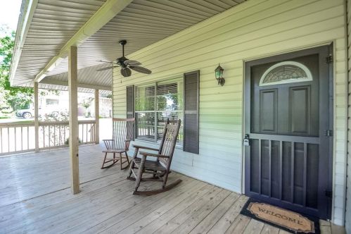 13323 Southshore Dr, Conroe TX  77304-5272 exterior
