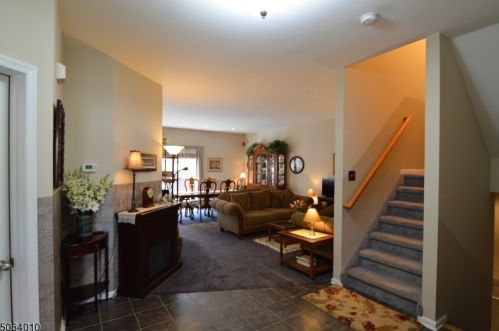 30 Alexandra Way, Clinton, NJ 08809-2624