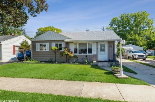8705 45th St, Lyons, IL 60534-1618