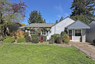 2819 Nevada Ct, Portland, OR 97219-2450