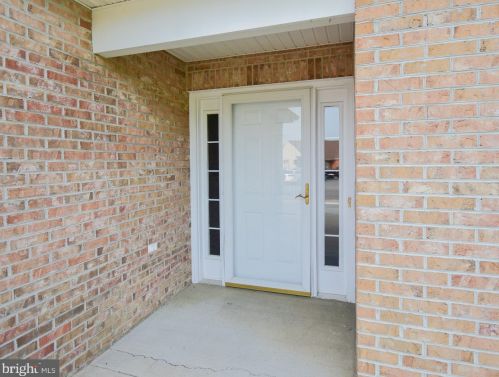 120 Brookline Dr, Charles Town, WV 25414-4056