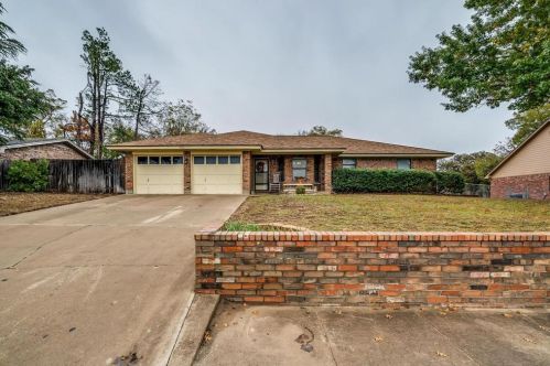 945 Dale Ave, Stephenville, TX 76401-1735