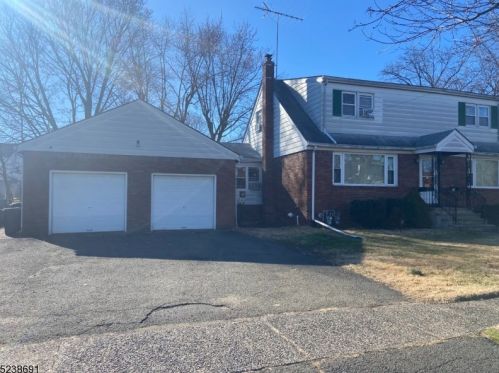 51 Rosengren Ave, Paterson NJ  07512-2050 exterior