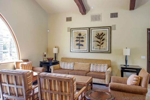 1470 Caminito Sicilia, Chula Vista CA  91915-4142 exterior