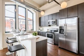 1700 Fairmount Ave, Philadelphia PA  19130-2812 exterior