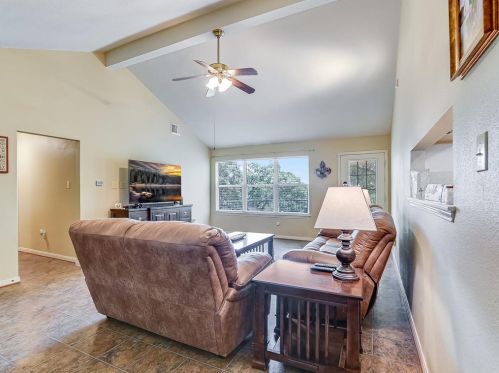 10000 Gainsborough Dr, Spring Branch TX 78070-6408 exterior