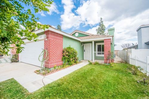 1350 Topsail Ave, Colton, CA 92324-6212