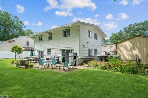 72 Fichter St, Bloomingdale, NJ 07403-1331