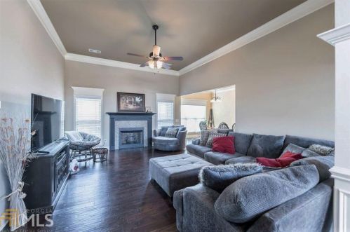 160 Addington Dr, Kathleen, GA 31047-4501