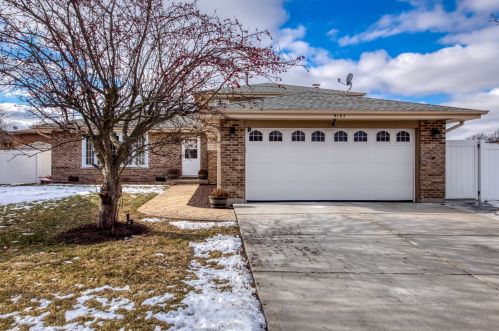 9157 169th Pl, Tinley Park, IL 60487-7204