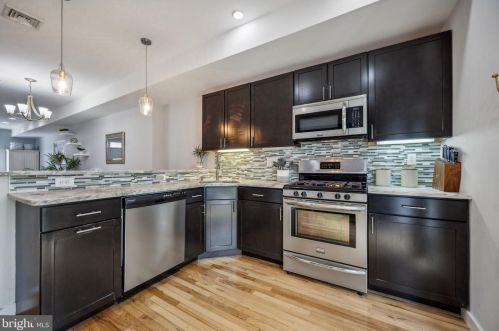 1226 4 St, Philadelphia PA 19147-0052 exterior