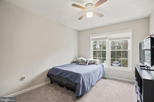 8166 Cliffview Ave, Springfield VA  22153-2622 exterior