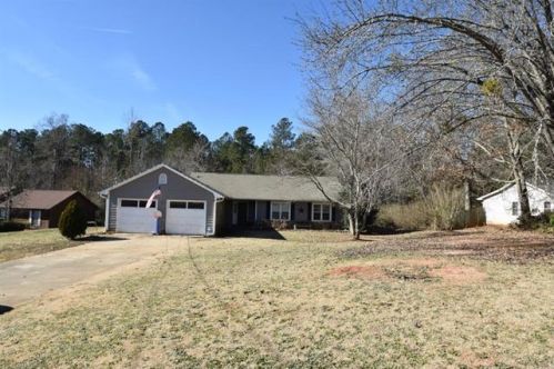 1095 Estates Ct, Stockbridge, GA 30281-1500