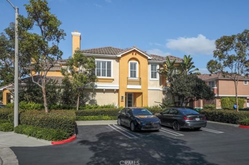 1301 Reggio Aisle, Irvine, CA 92606-0856
