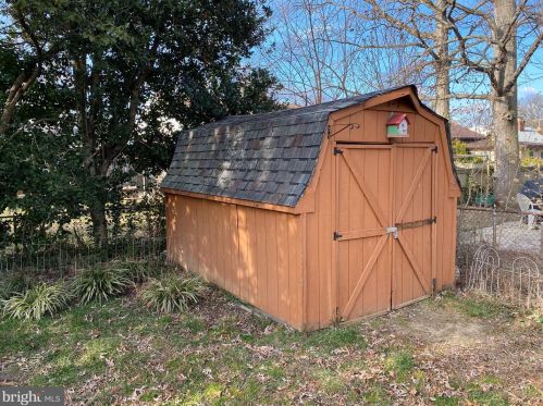 7804 Lockney Ave, Silver Spring MD 20912-7304 exterior