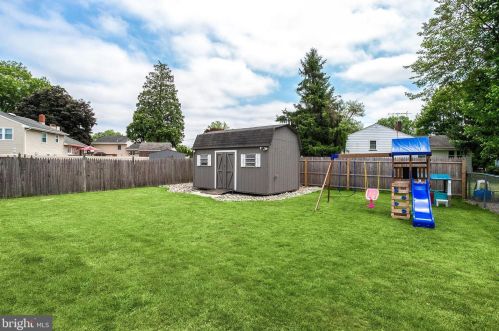 14 Winding Way, Trenton NJ 08620-2628 exterior