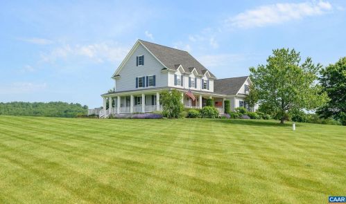 231 Landmark Dr, Charlottesville, VA 22903-7614