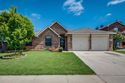 632 Destin Dr, Fort Worth, TX 76131-4255