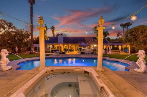 1678 Southport Dr, Riverside CA  92506-5449 exterior