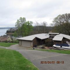1888 Wilderness Dr, Talbott, TN 37877-8706