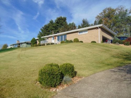 16 Herman Ave, Bethlehem WV  26003-6730 exterior