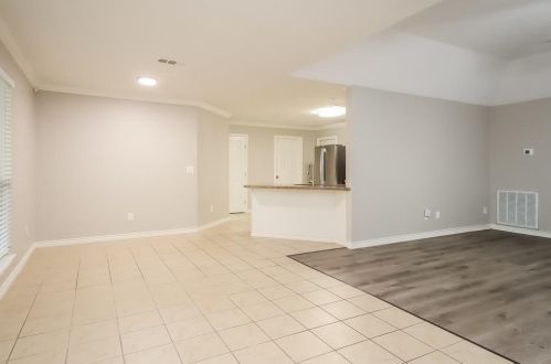 1606 Briar Cliff St, Conroe TX  77385-9745 exterior