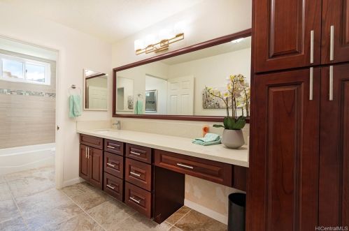 5307 Poola St, Honolulu HI  96821-1536 exterior