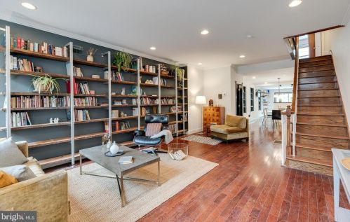 2041 Fitzwater St, Philadelphia, PA 19146-1332