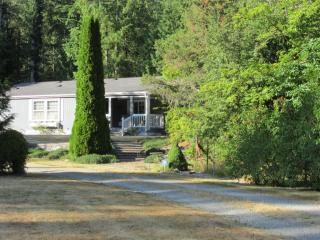 8068 Wyatt Ln, Concrete, WA 98237-9234