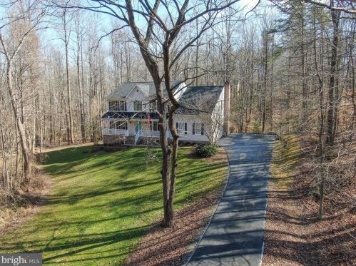 80 Peacock Station Dr, Fredericksburg, VA 22406-5138