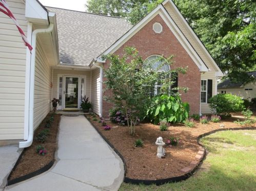 557 Bradford Park Ct, Loganville, GA 30052-8807