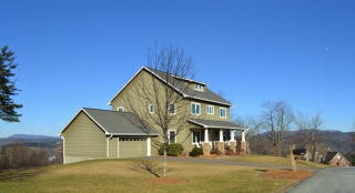 105 Woodbury Ln, Boone, NC 28607-9865