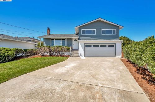 3716 Carlwyn Ct, Hayward, CA 94546-2026