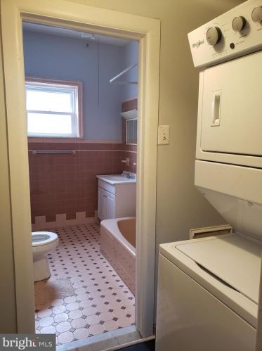 1813 19 St, Philadelphia PA  19146-1438 exterior