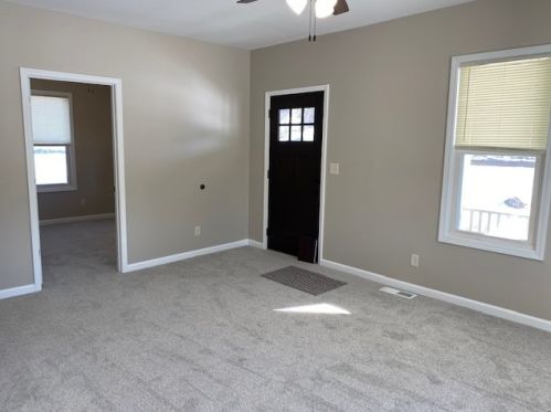 1048 Center Dr, South Elgin, IL 60177-2562