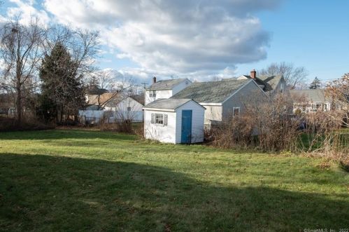 11 Dobson Cir, Middletown CT  06457-4603 exterior