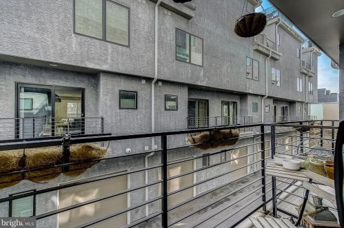 1333 Howard St, Philadelphia PA 19122-3209 exterior