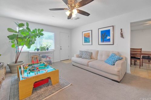 4046 Columbia Ave, Riverside CA  92501-1526 exterior