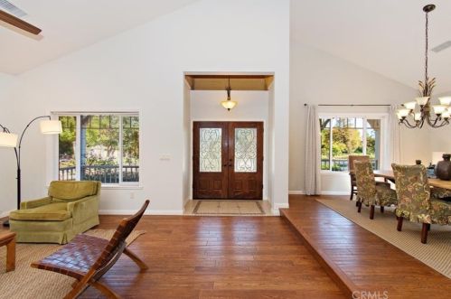 1236 Bradley St, Riverside CA 92506-5408 exterior