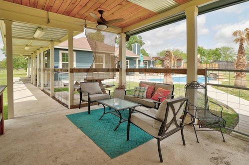 20217 Engelmann Ln, Webberville TX exterior