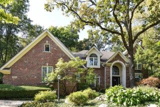 2262 Hills Oak Ct, Lisle, IL 60532-0805