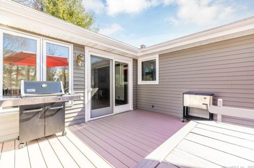 35 Nancy Dr, Wapping CT  06074-4244 exterior
