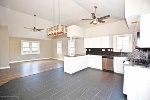 150 Mabel Ave, Leonardo, NJ 07737-1662