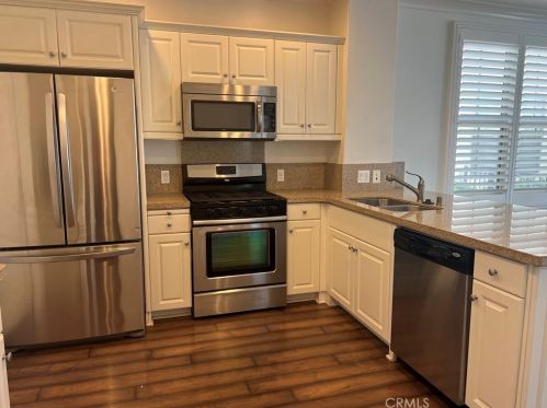 152 Coralwood, Irvine CA  92618-2248 exterior