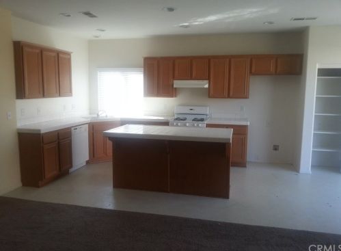 1095 Sykes Dr, San Jacinto, CA 92582-3178