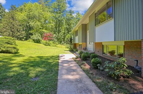11205 Hunting Horn Ln, Herndon, VA 20191-4505