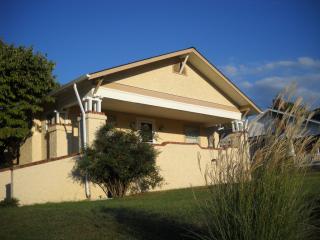 302 Daytona Pl, Elizabethton, TN 37643-3041